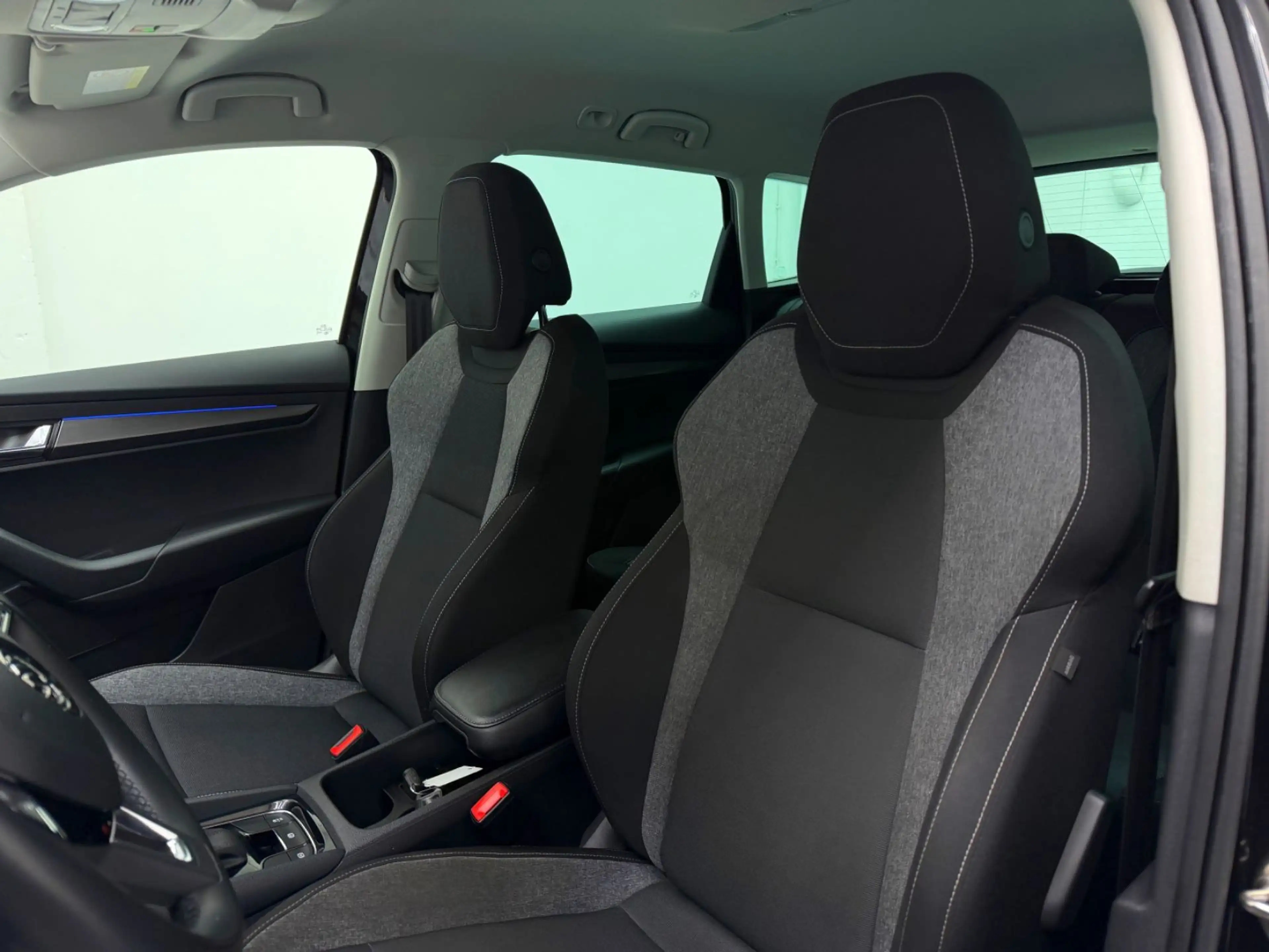 Skoda Karoq TDI DSG|LED|Navi|Kamera|ACC|Carplay|Asisst — photo 15