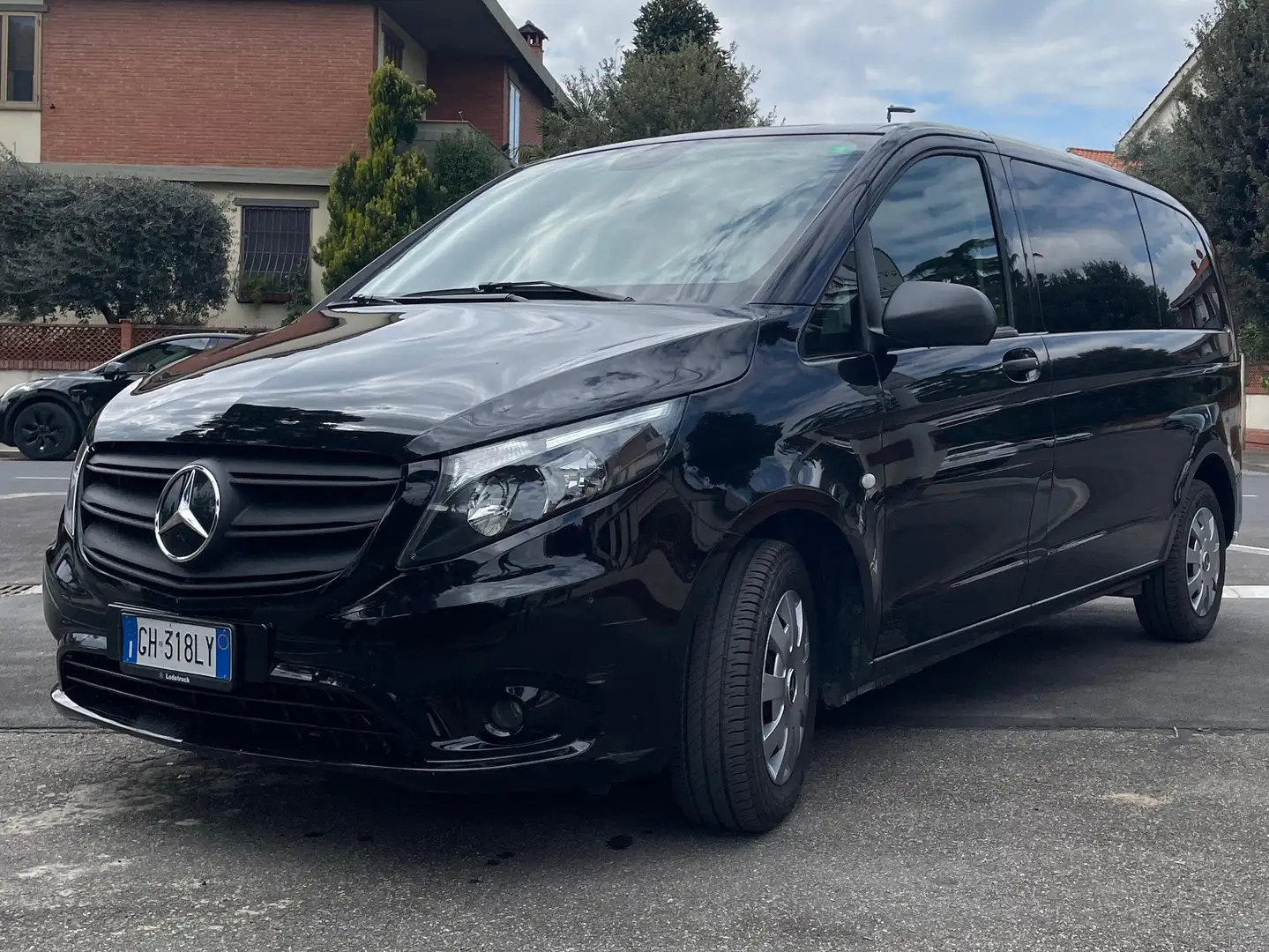 Mercedes-Benz Vito MIXTO COMPACT 110 Noir - 1