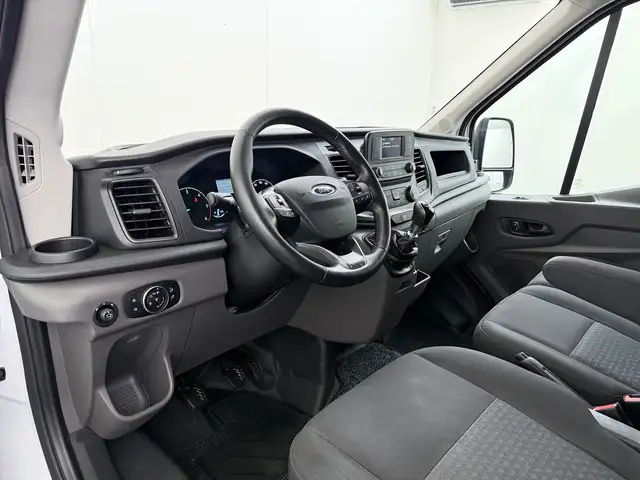 Ford Transit view 3