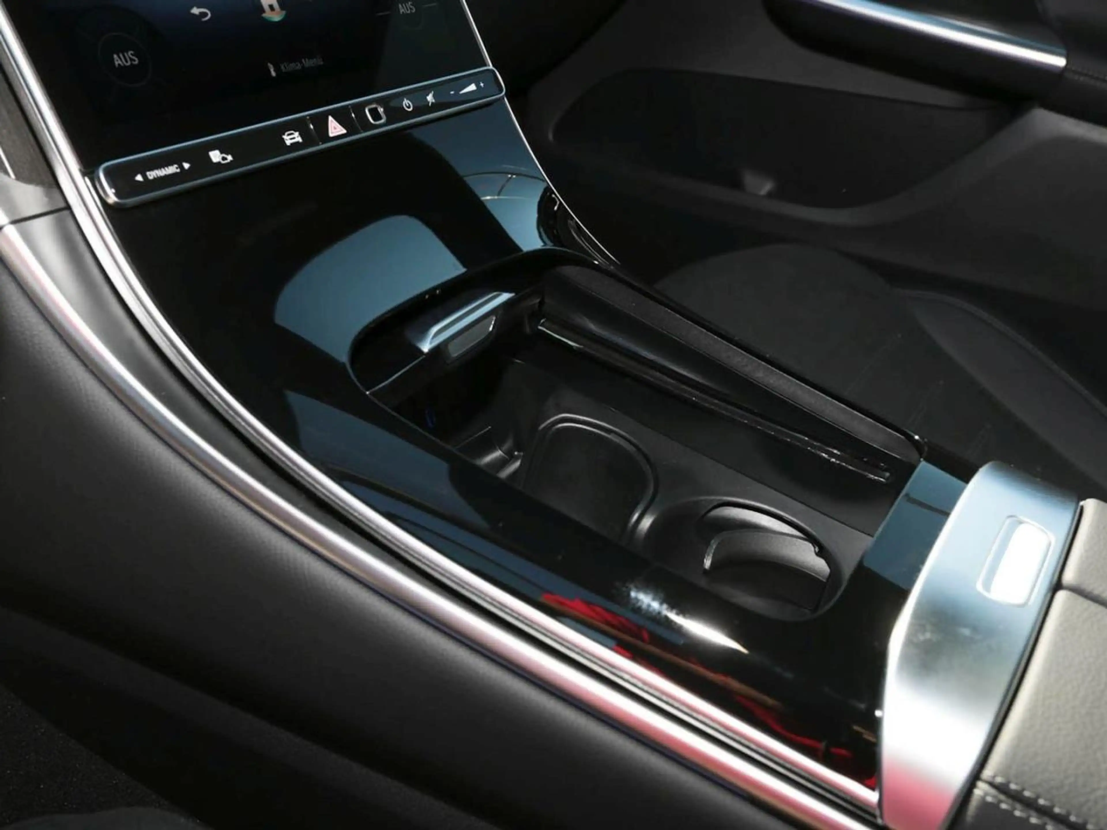 Mercedes-Benz GLC 300 d 4MATIC Coupé AMG Night Panorama AHK — photo 15