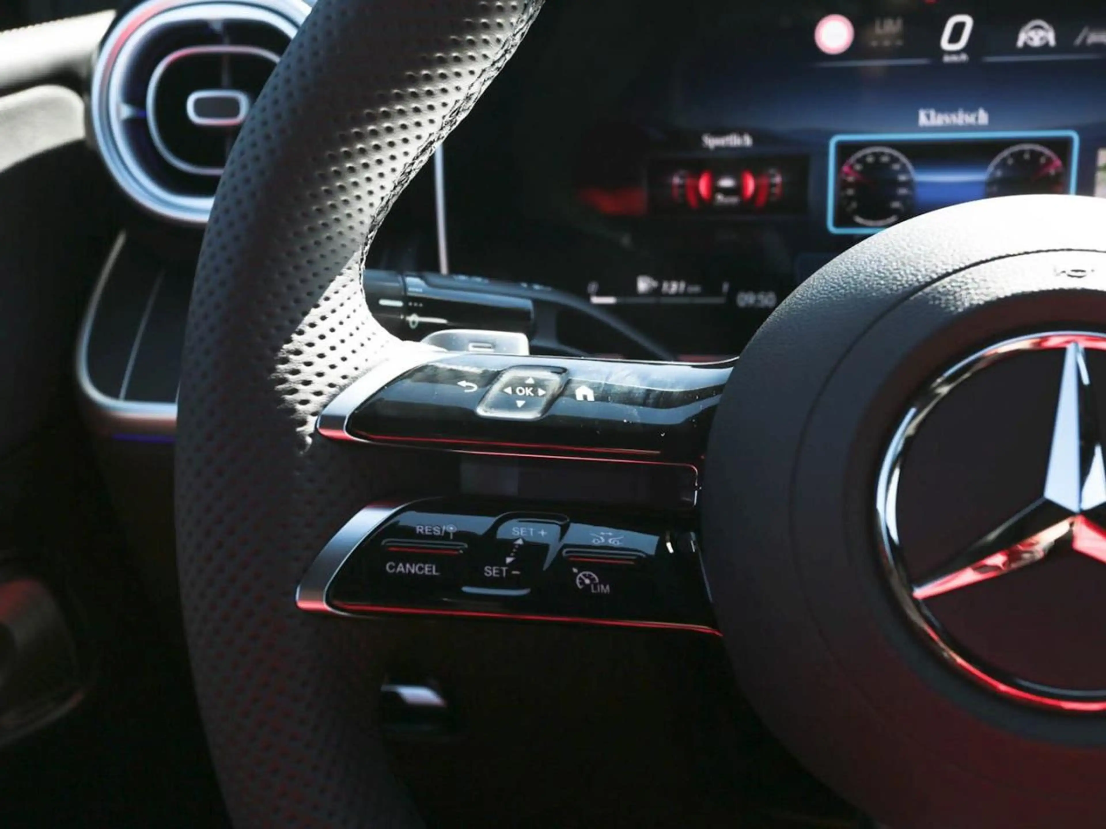Mercedes-Benz GLC 300 d 4MATIC Coupé AMG Night Panorama AHK — photo 10