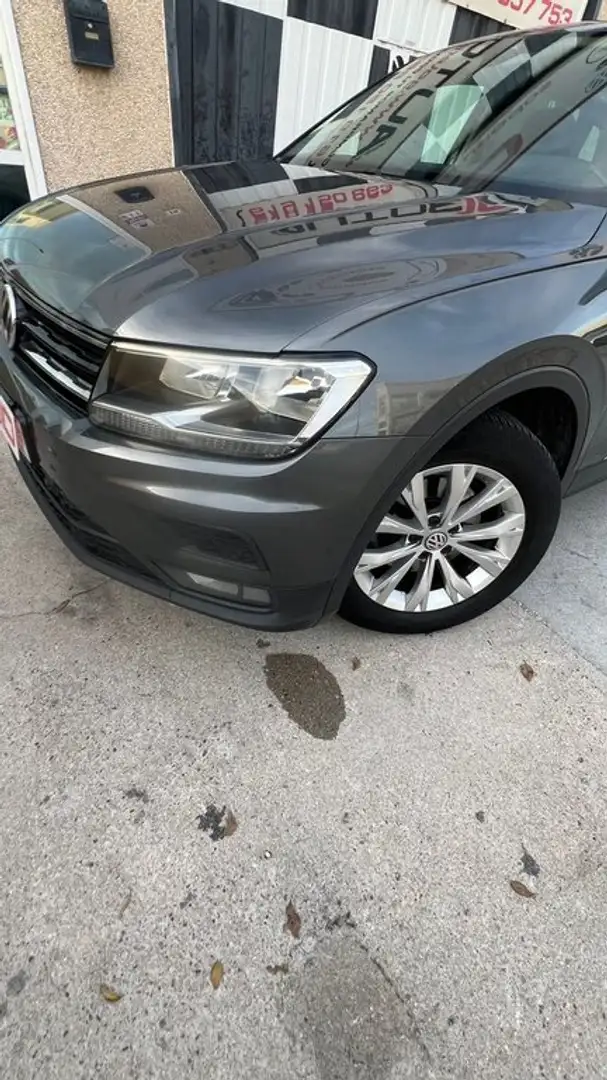 Volkswagen Tiguan 150 cv Gris - 2