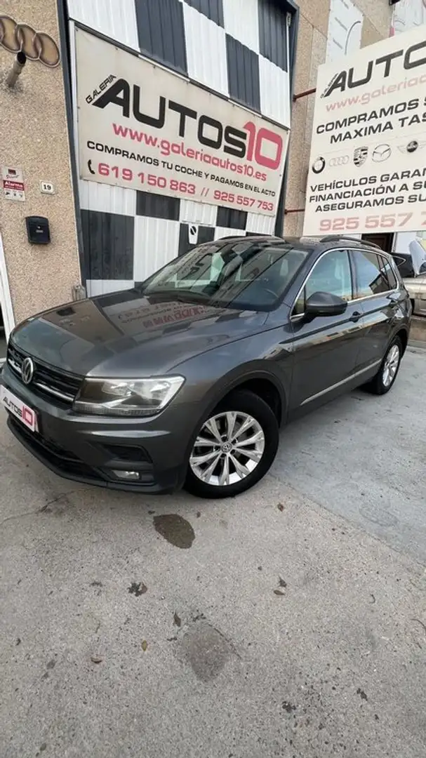 Volkswagen Tiguan 150 cv Gris - 1