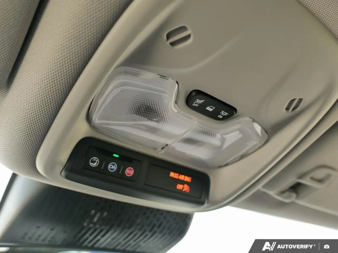 Chevrolet Bolt photo Chevrolet Bolt