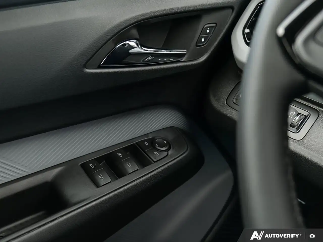 Chevrolet Bolt photo Chevrolet Bolt