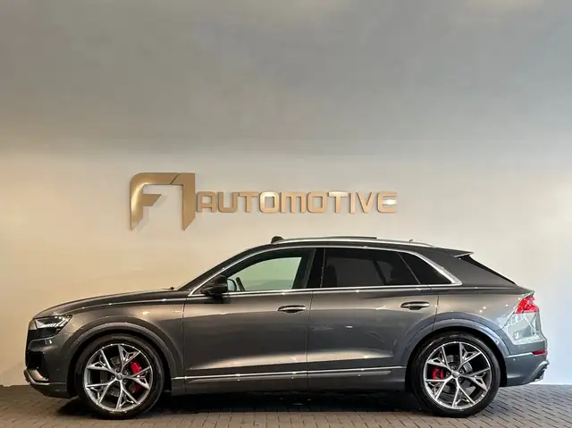 Audi Q8 view 12