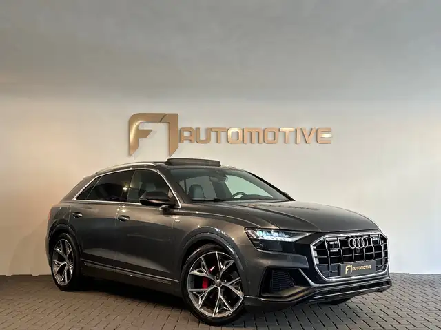 Audi Q8 view 7