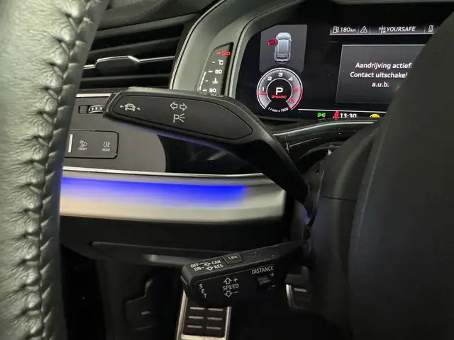 Audi Q8 view 15