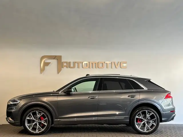 Audi Q8 view 13