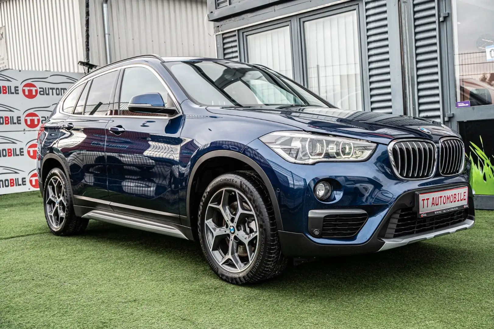 BMW X1 2.0 d  xDrive Bleu - 1