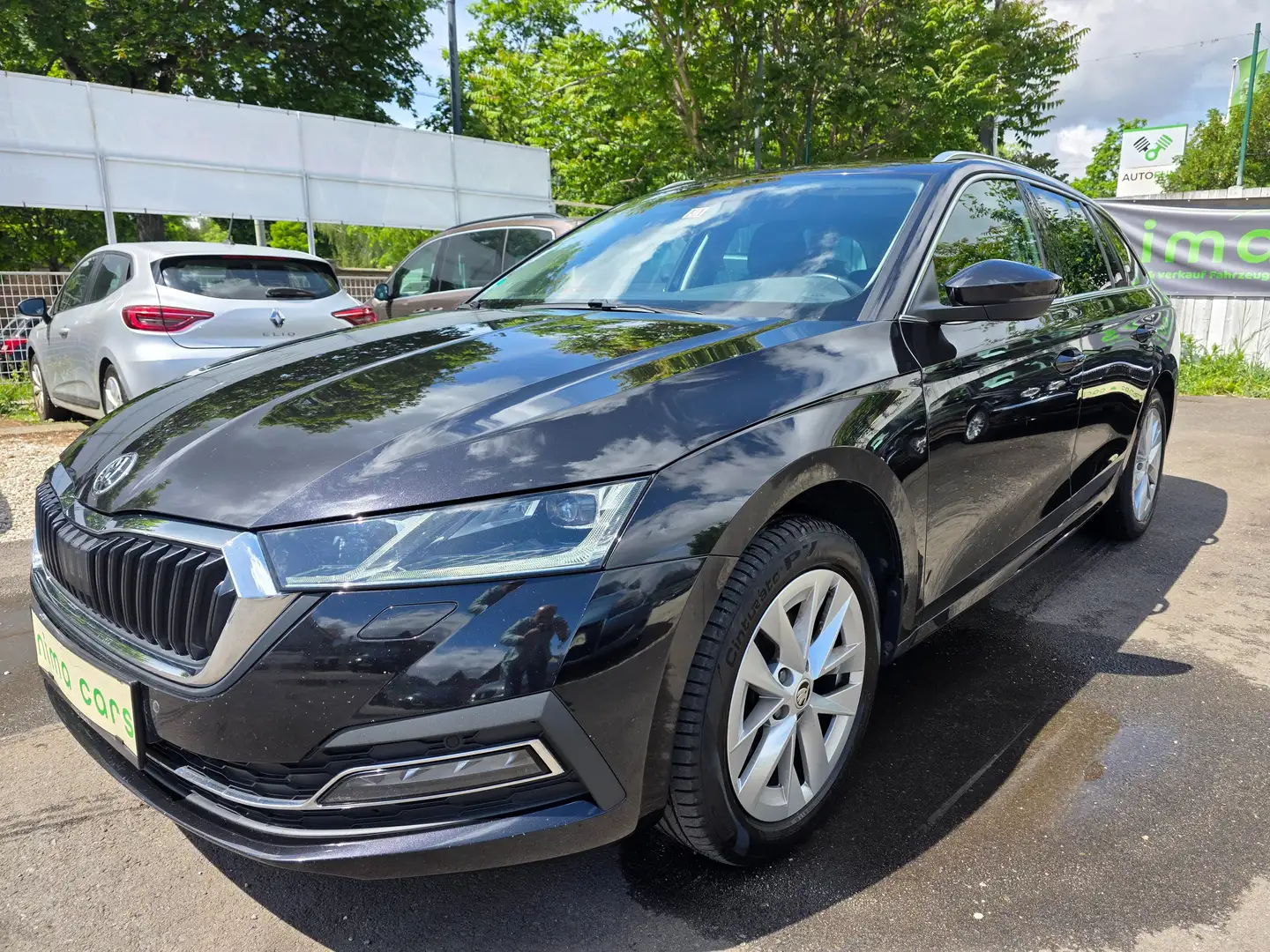 Skoda Octavia Schwarz - 1
