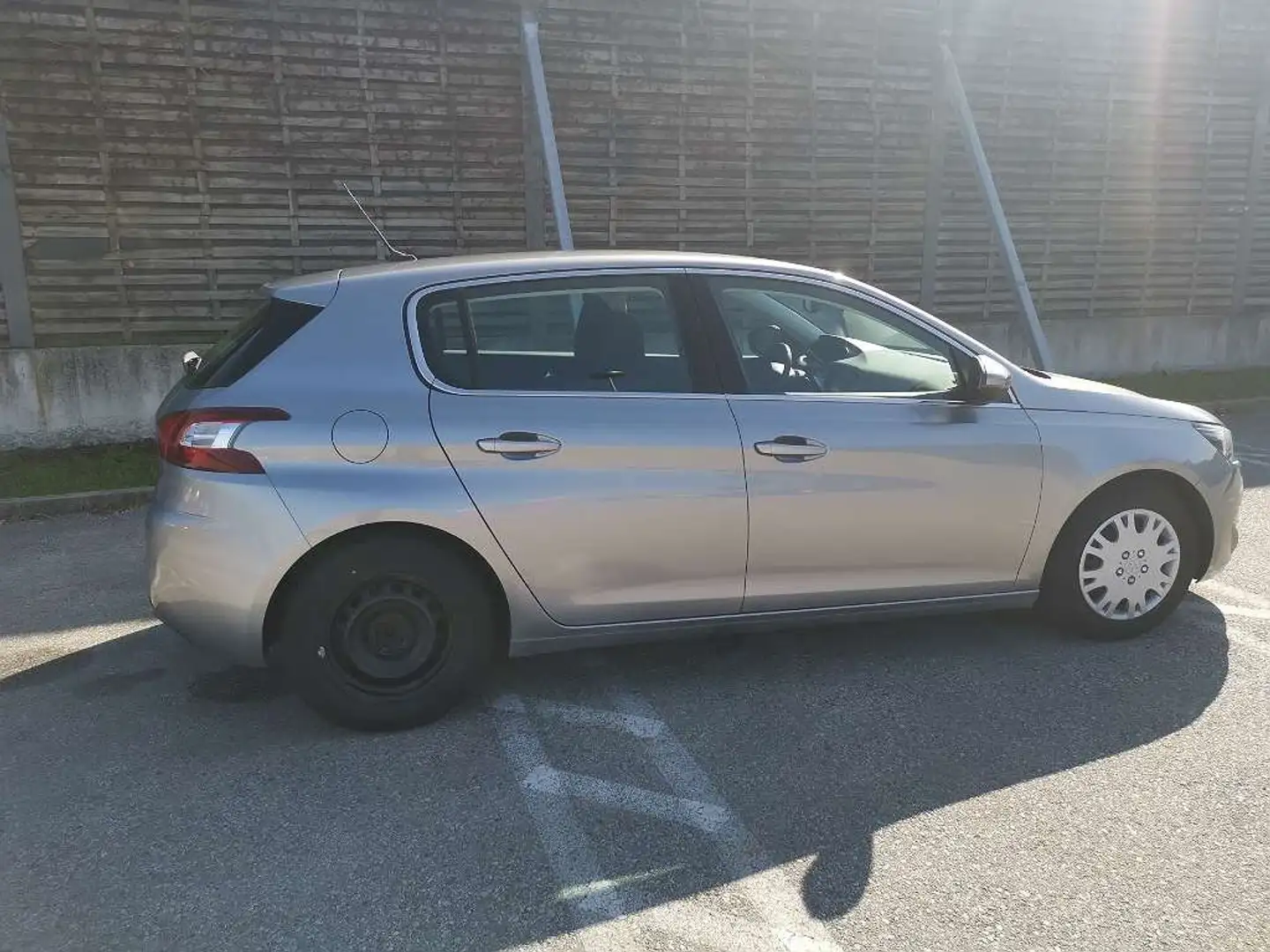 Peugeot 308 308 1,6 HDi 92 FAP Allure Allure Argintiu - 2