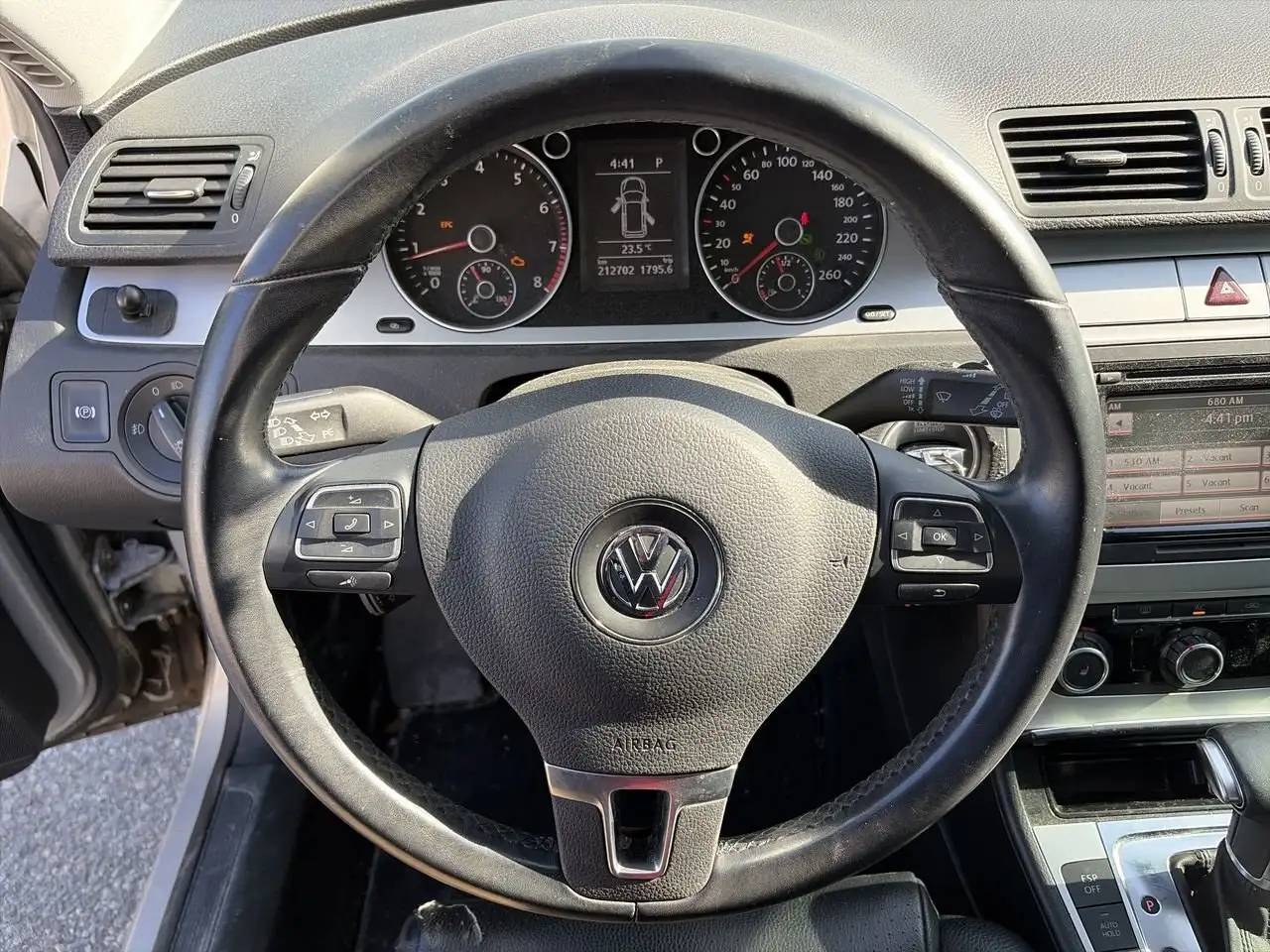 Volkswagen Passat снимка Volkswagen Passat
