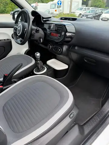 Renault Twingo view 9