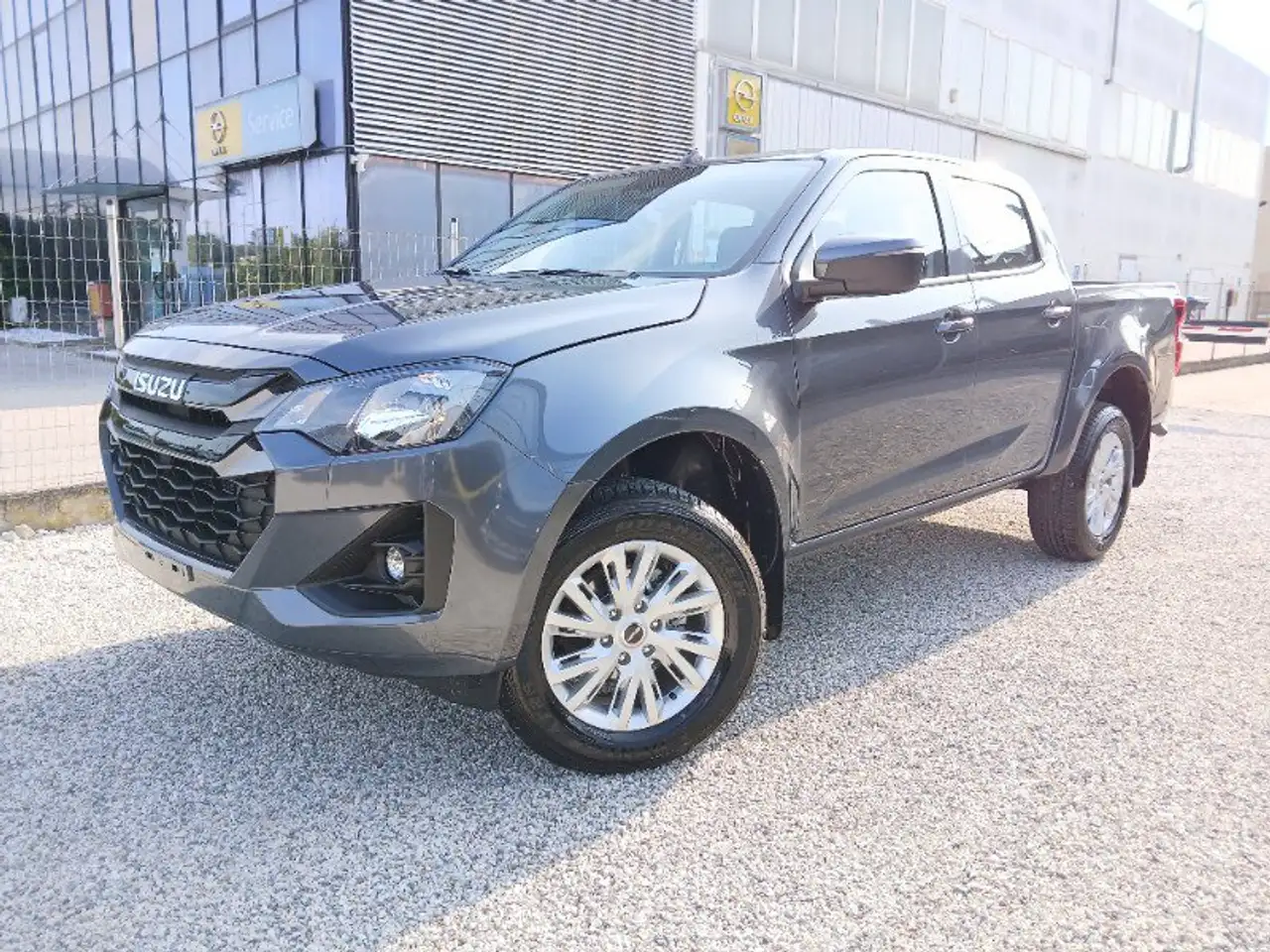 Isuzu Model not specified 2026
