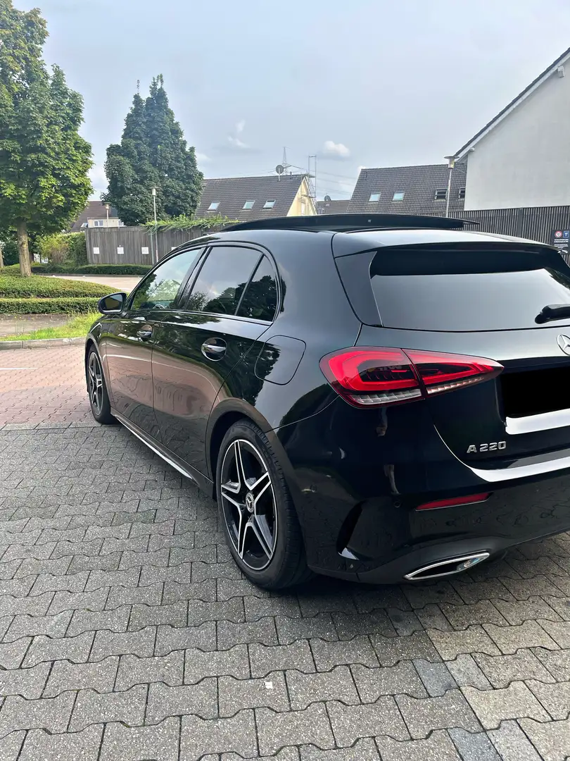 Mercedes-Benz A 220 4Matic 7G-DCT AMG Line - 2
