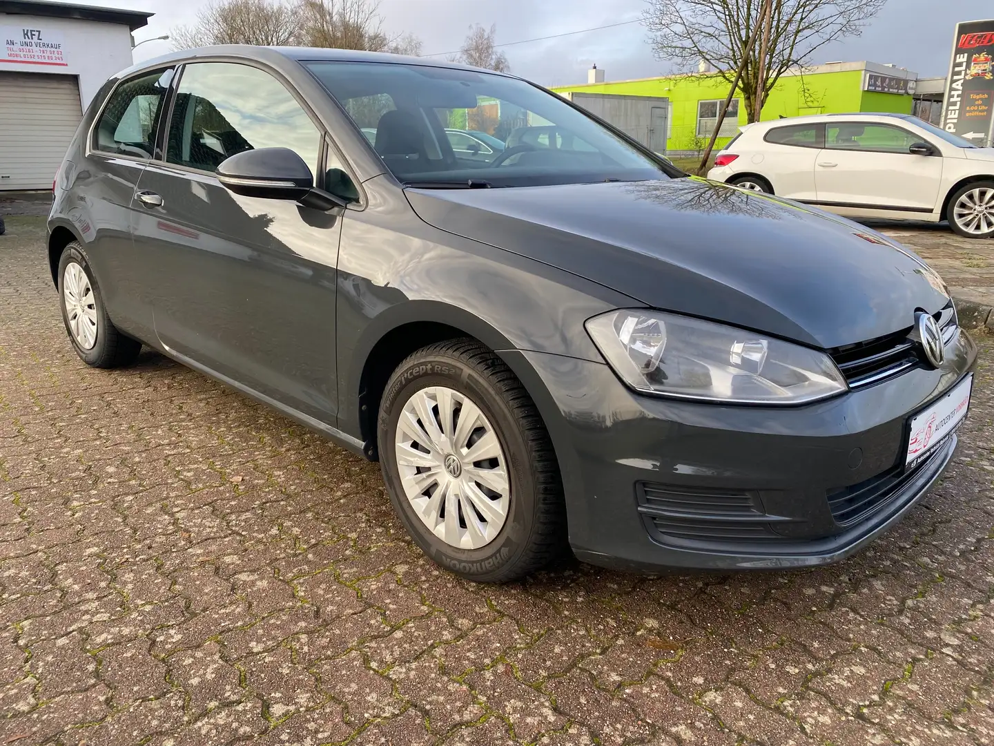 Volkswagen Golf Trendline BMT*1.HAND*UNFALLFREI*SCHECKHEFTGEPFLEGT Grau - 2