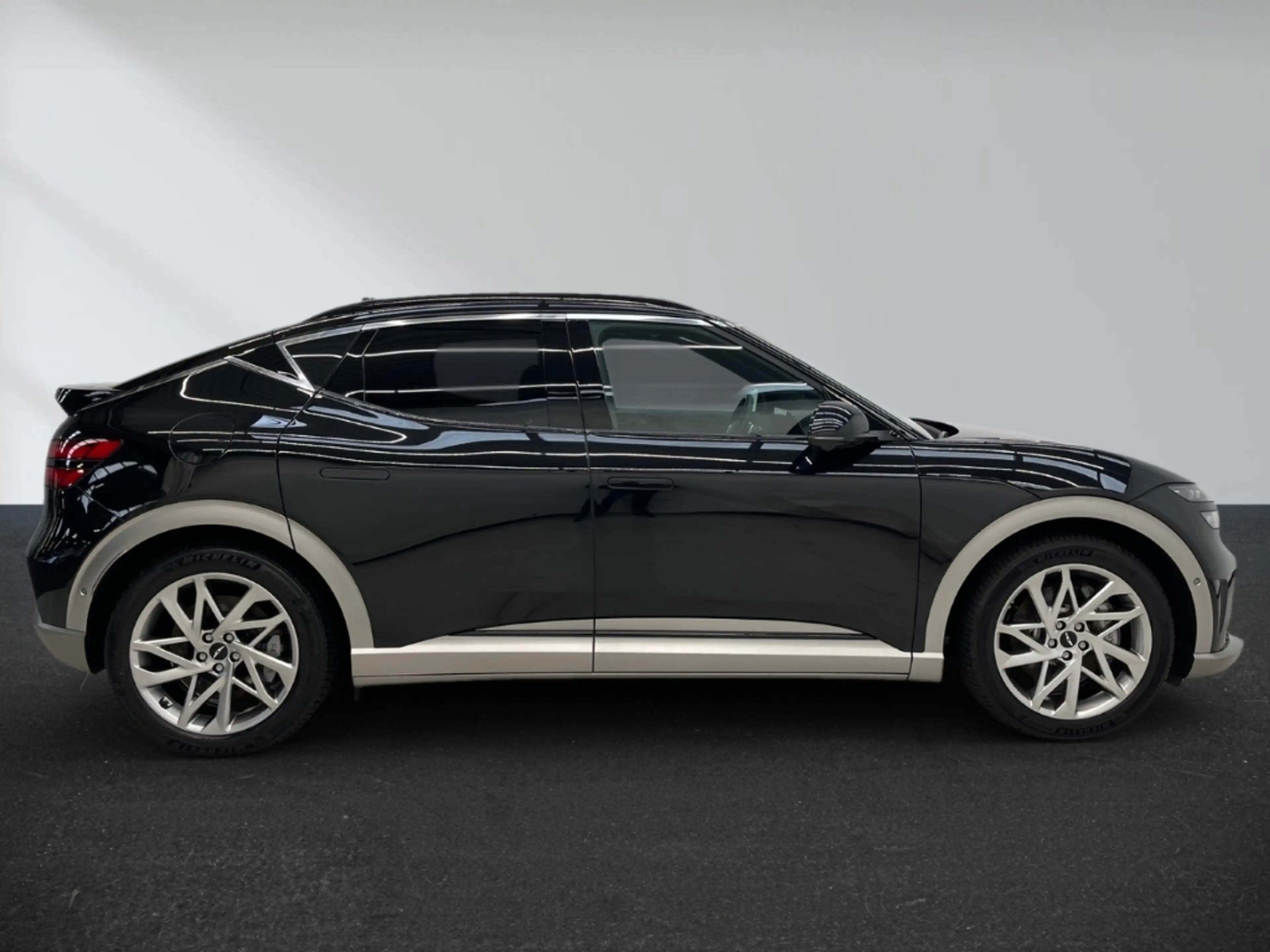 Genesis GV60 Sport Elektro 4WD Sportpaket Panorama Memory Sitze — photo 5
