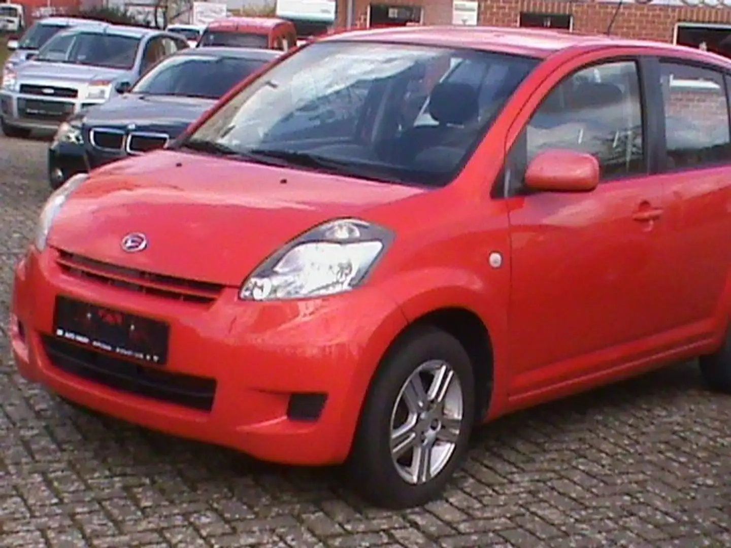 Daihatsu Sirion Sirion 1.3 Rot - 1