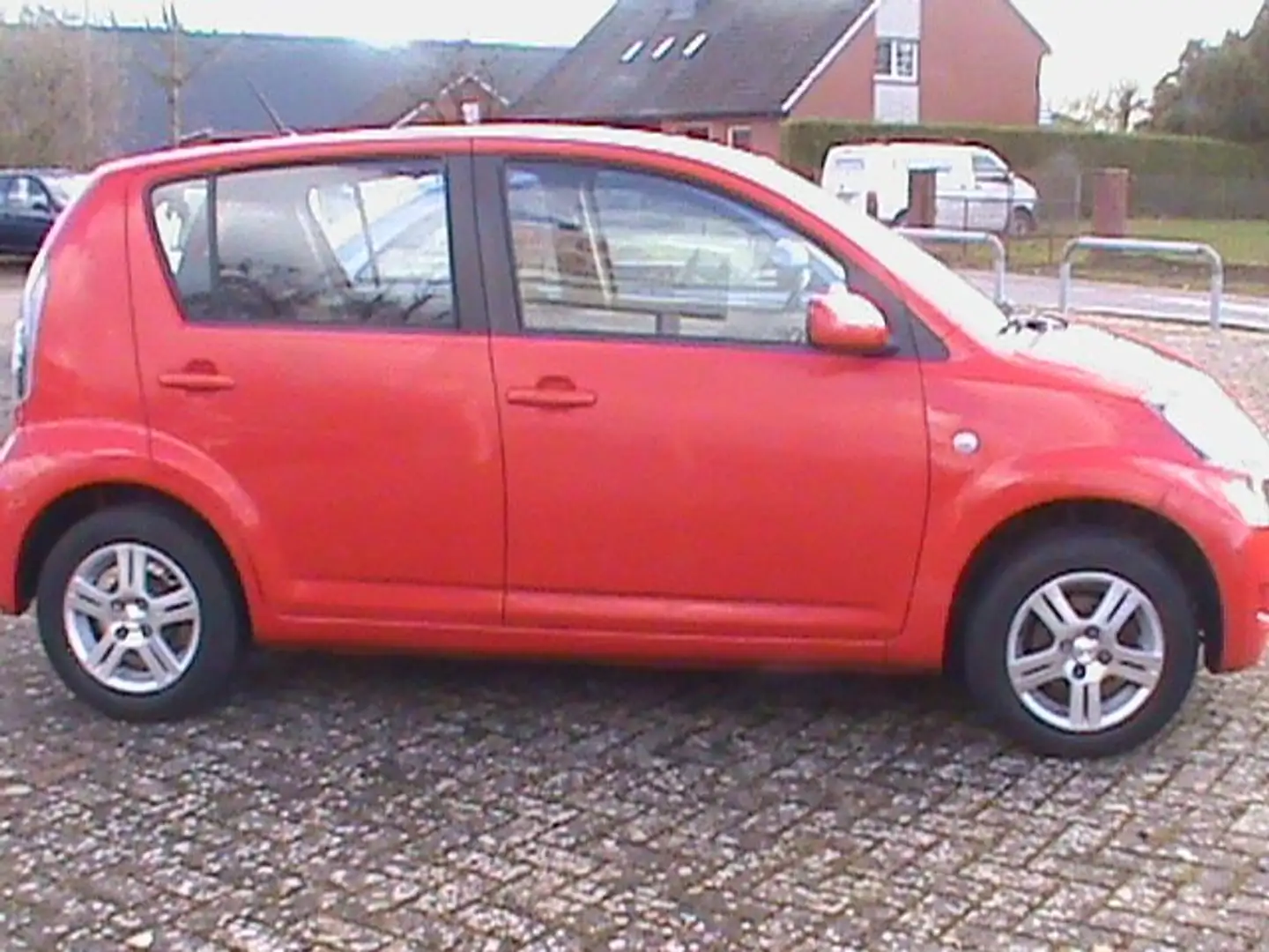 Daihatsu Sirion Sirion 1.3 Rot - 2