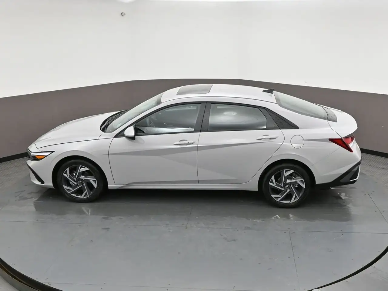 Hyundai ELANTRA снимка Hyundai ELANTRA