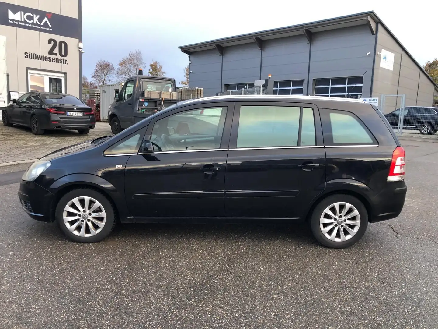 Opel Zafira B CATCH ME Now Zwart - 2