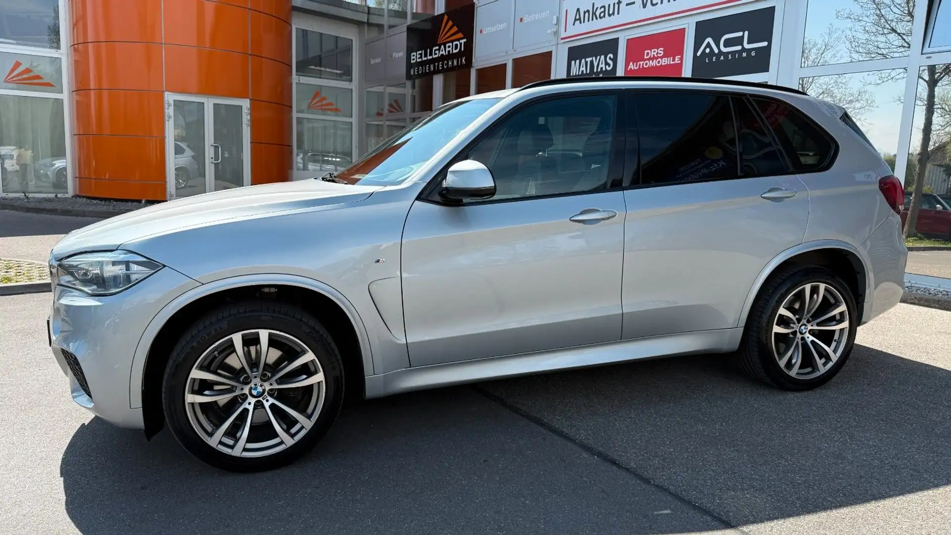 BMW X5 xDrive 40d/M Sportpaket/HeadUp/LED/Kamera Silber - 2