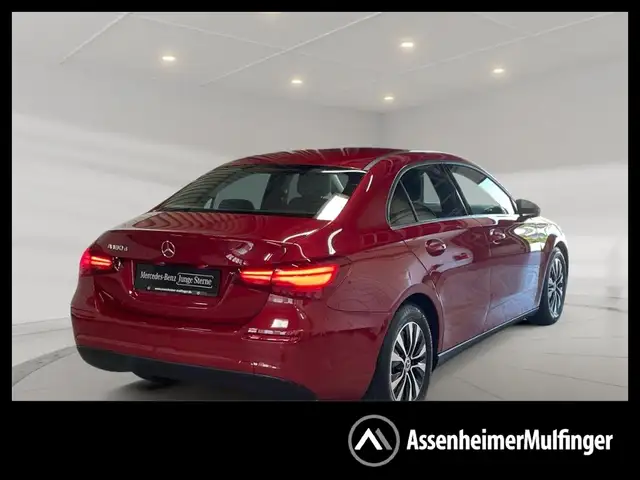 Mercedes-Benz A 180