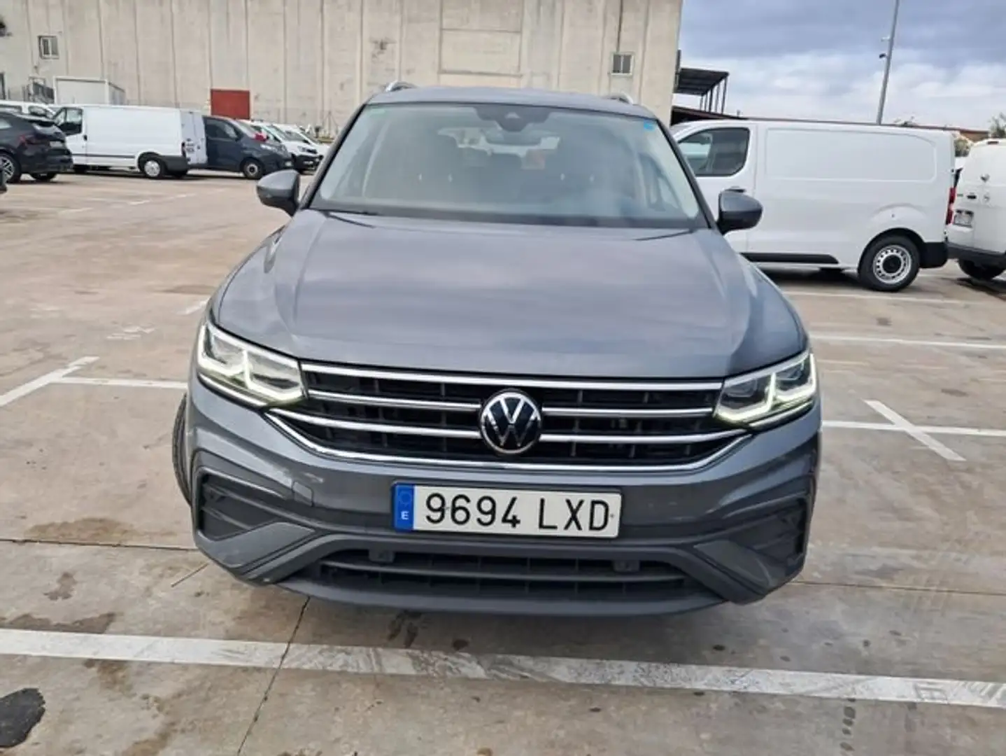 Volkswagen Tiguan Life 2.0 TDI 110kW (150CV) DSG Gris - 2