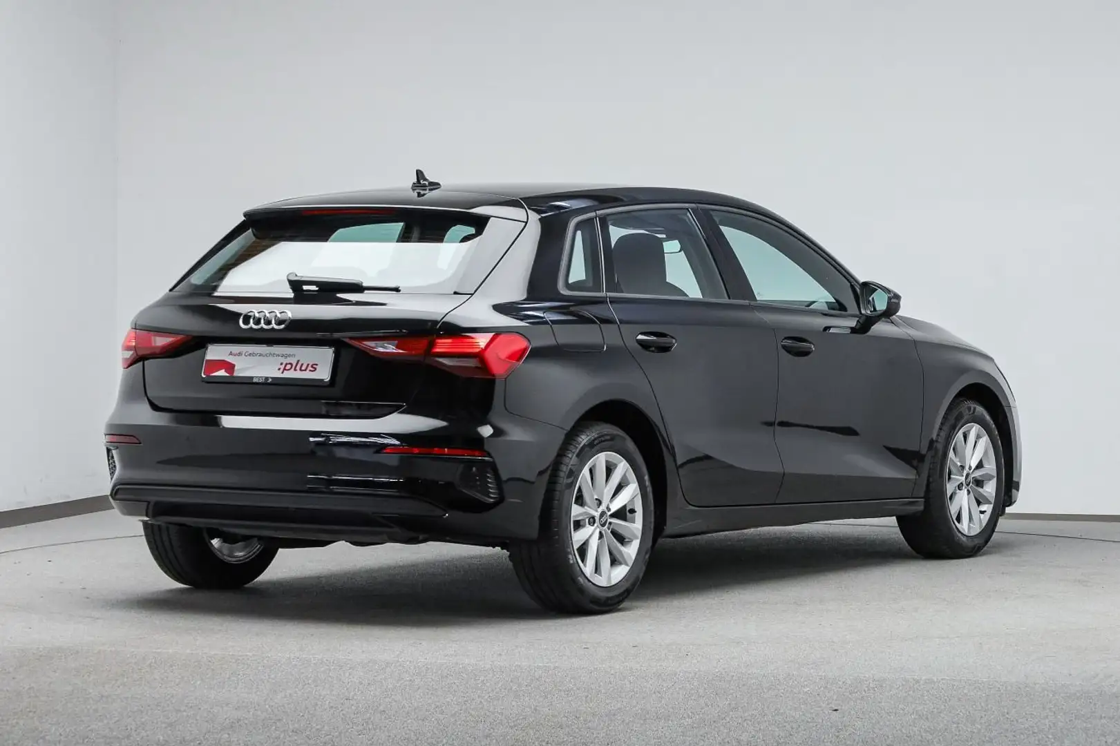 Audi A3 30 TFSI B&O*Navi*Interface Zwart - 2
