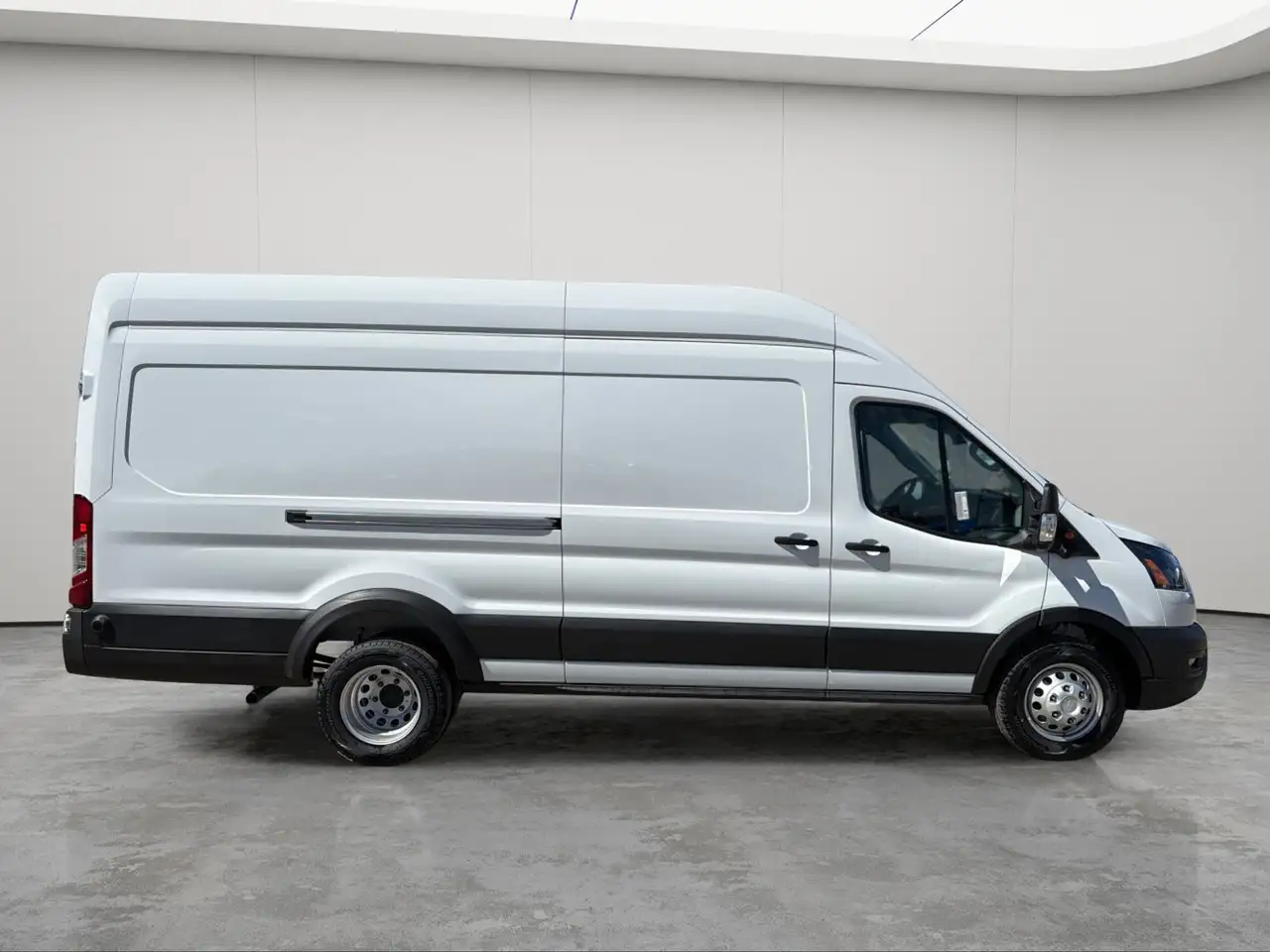 Ford Transit Cargo Van снимка Ford Transit Cargo Van