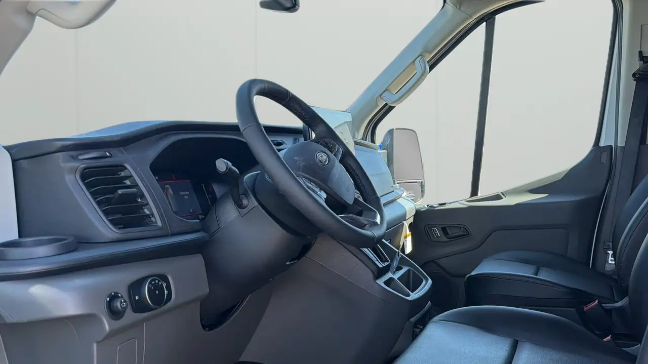 Ford Transit Cargo Van снимка Ford Transit Cargo Van