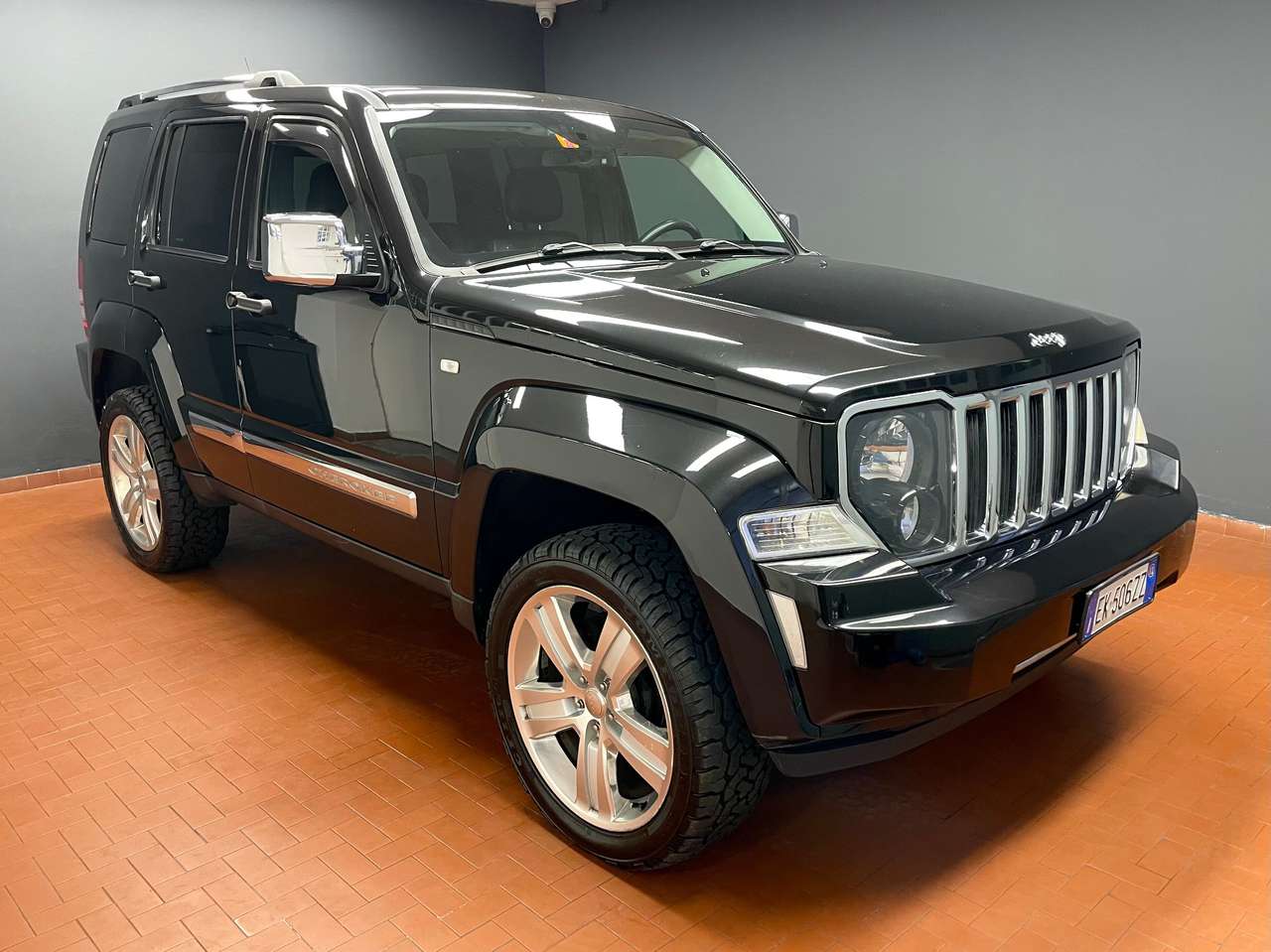 Jeep Cherokee Cherokee 2.8 crd Overland aut. - GARANZIA