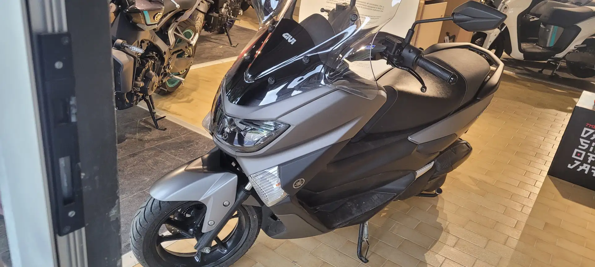 Yamaha NMAX 155 Argento - 1