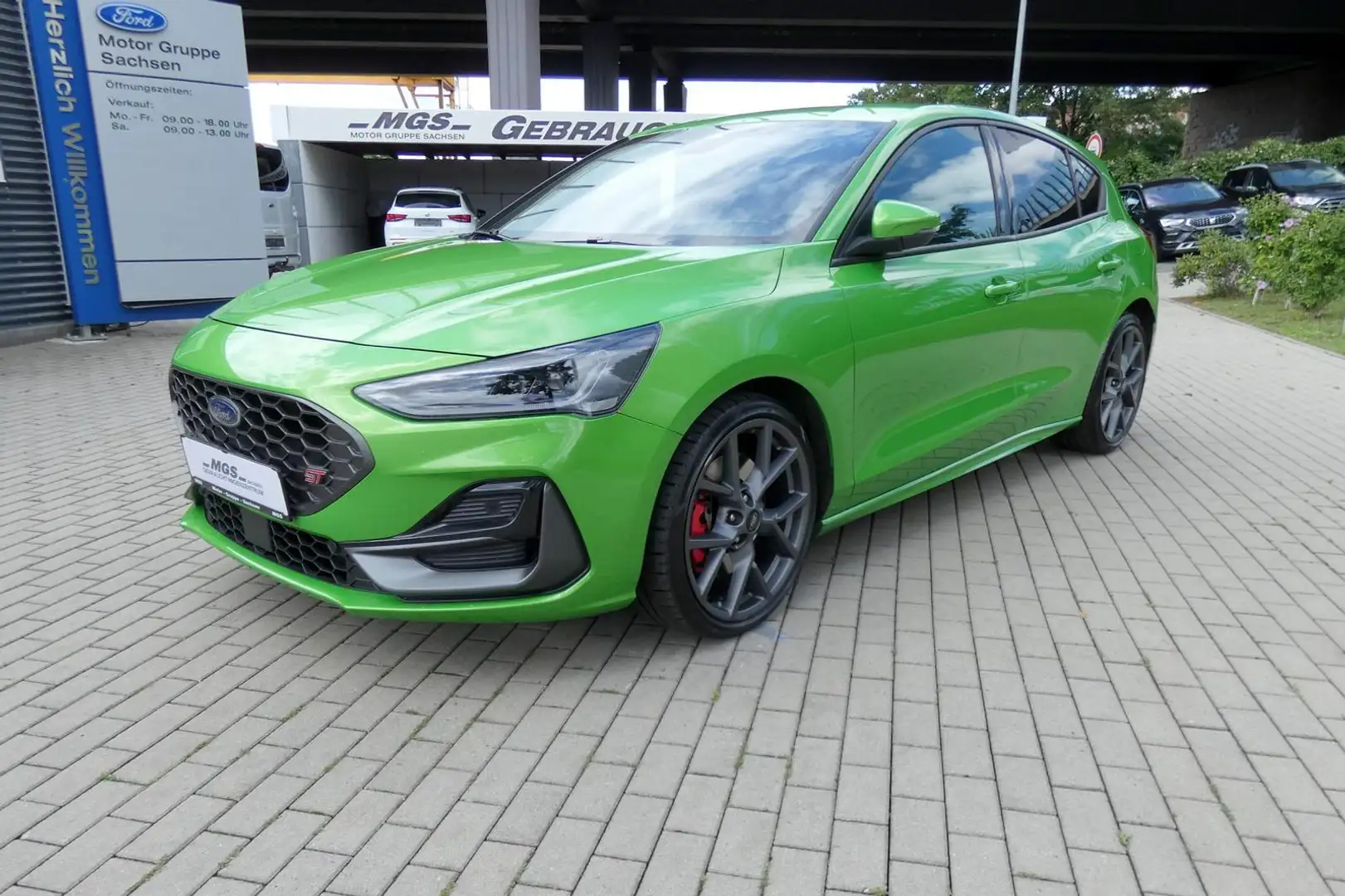 Ford Focus 2.3 EB ST X #LED #RFK #KLIMA #PDC DAB+ #NAVI Groen - 2