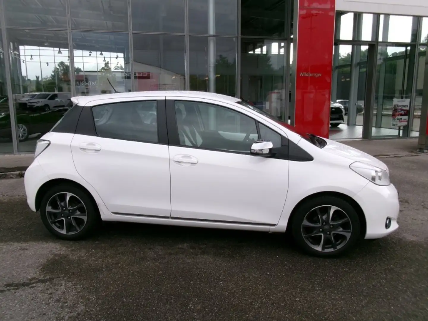 Toyota Yaris Yaris 1,0 VVT-i Trend !!! TOPGEBRAUCHTER !!! Weiß - 2