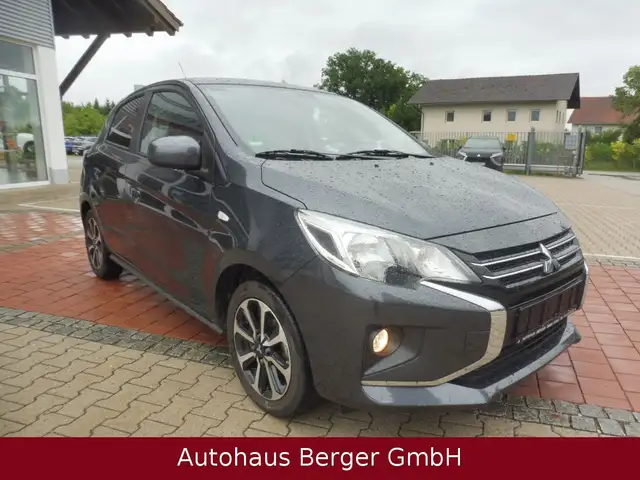 Mitsubishi Space Star view 3