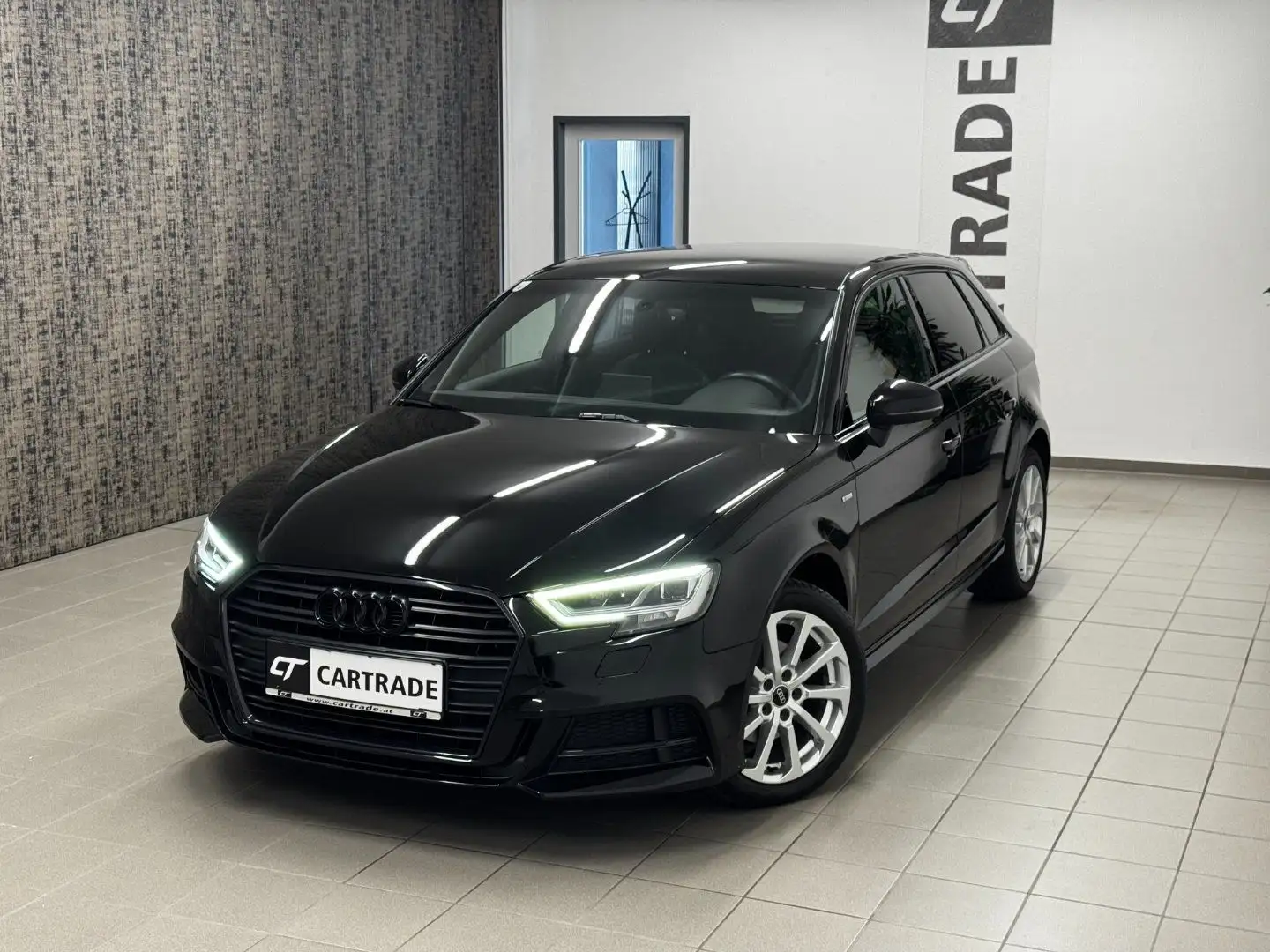 Audi A3 1.0 TFSI Sportback design Schwarz - 2