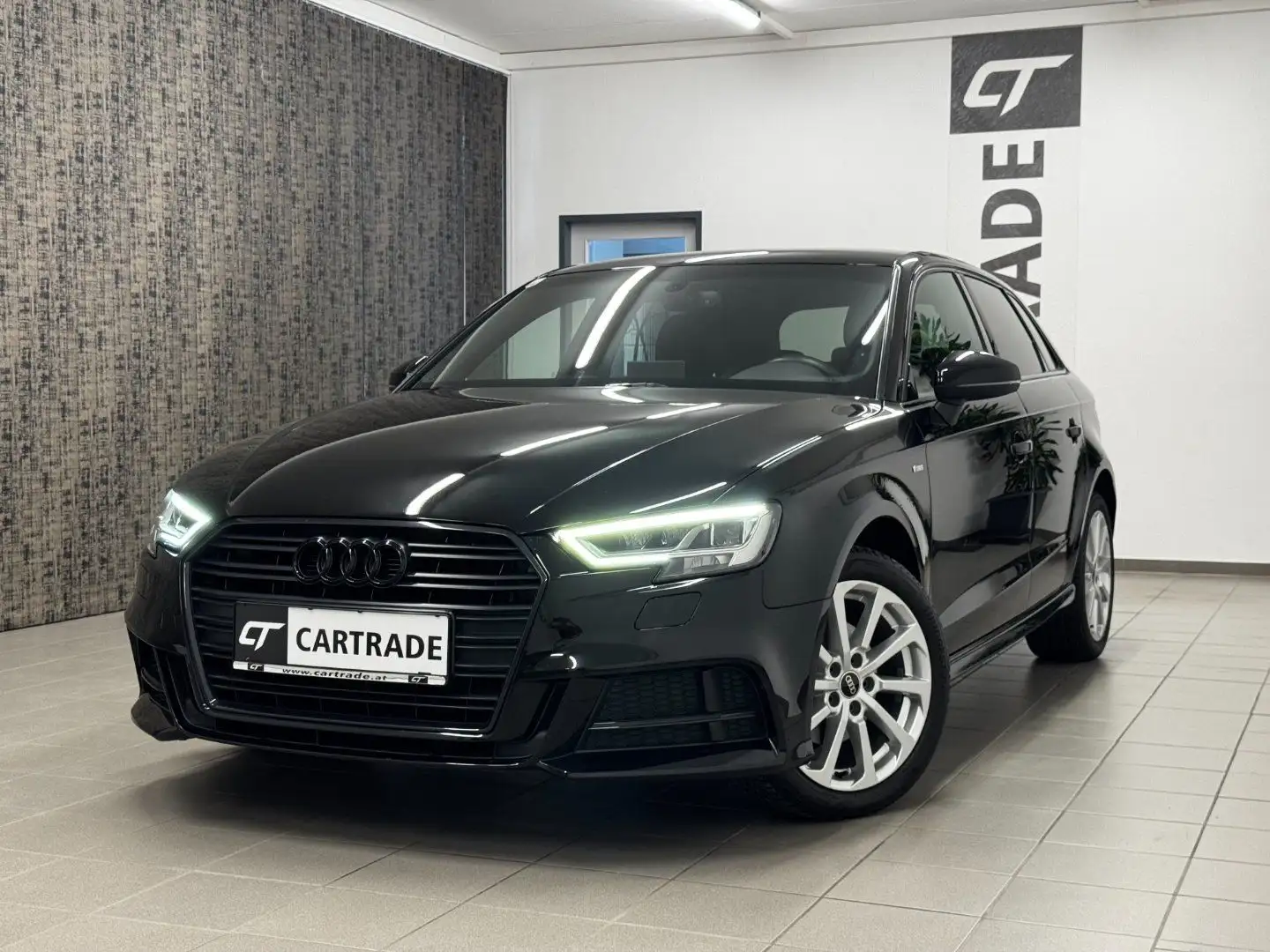 Audi A3 1.0 TFSI Sportback design Schwarz - 1