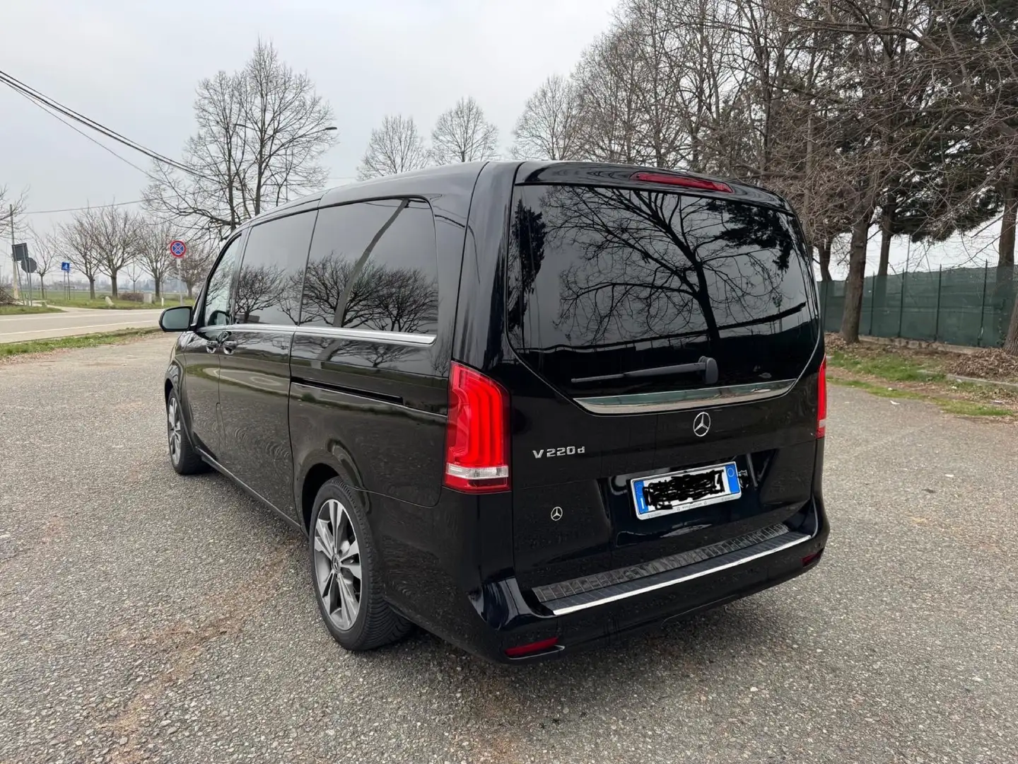 Mercedes-Benz V 220 long 7 posti Nero - 2
