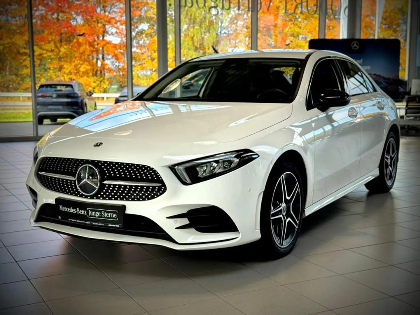 Mercedes-Benz A 250 e AMG+Night+MBUX+SHZ+LED+DAB Blanc - 1