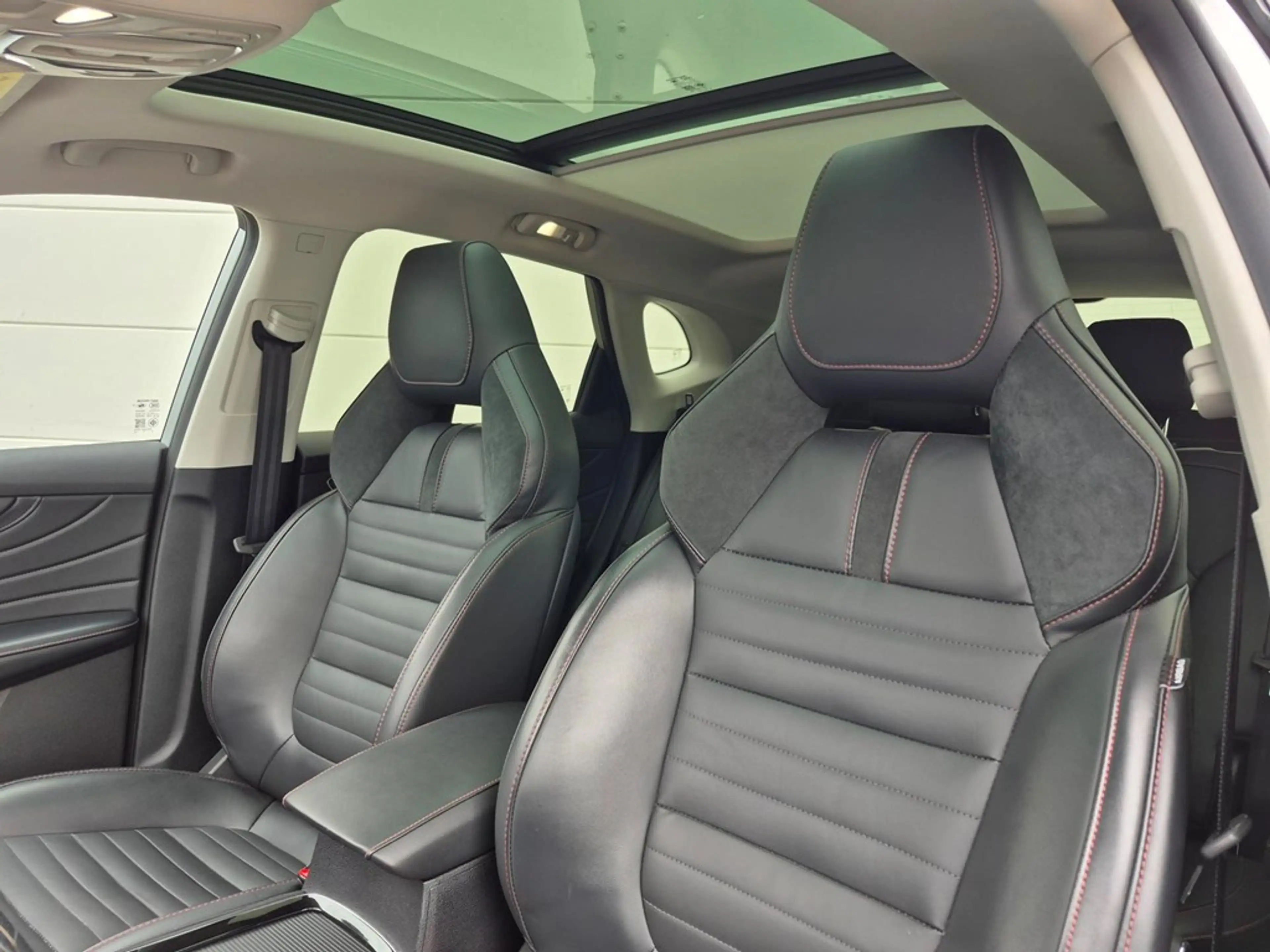 MG EHS Luxury — photo 5