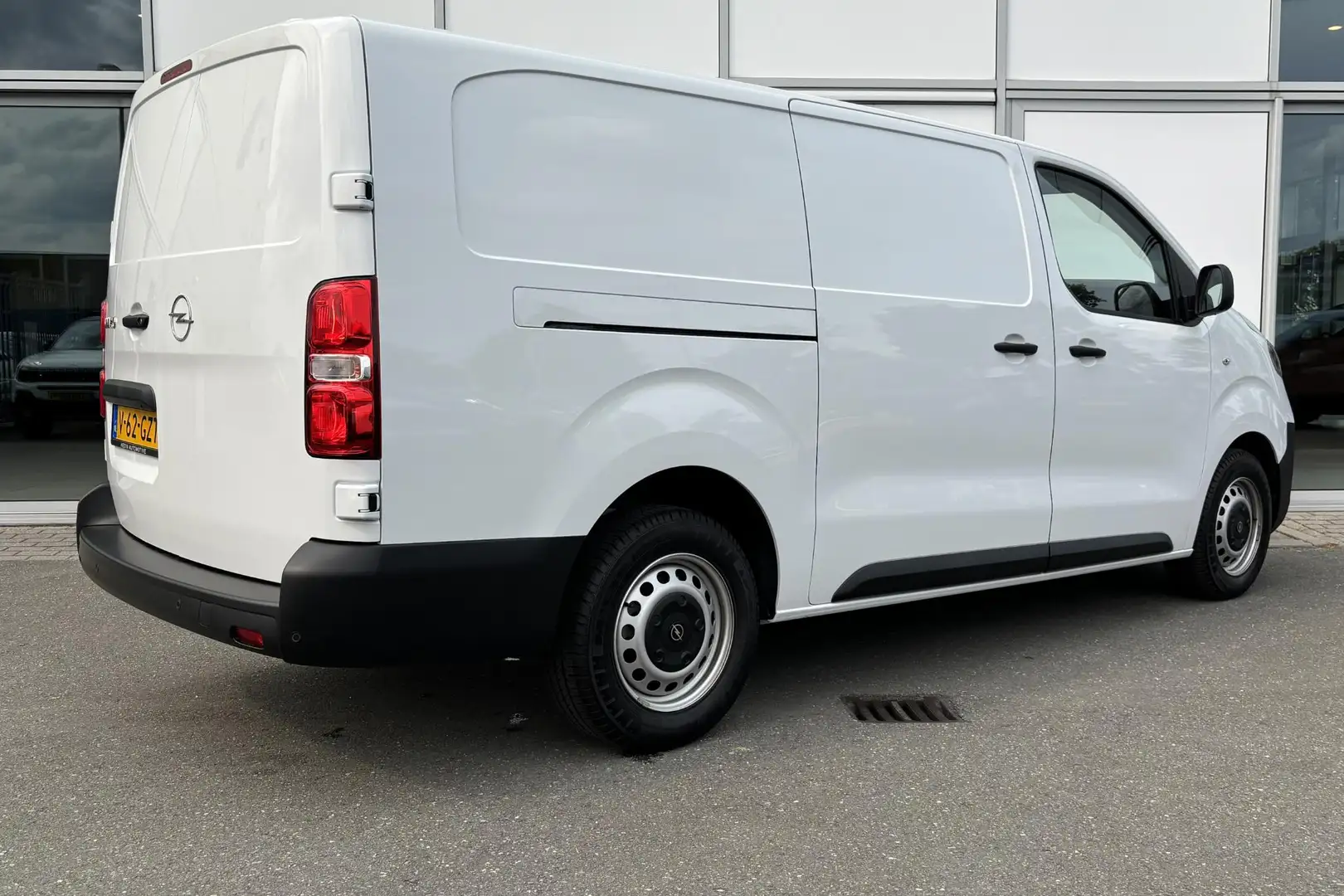 Opel Vivaro 2.0 145pk L3H1 Automaat | 3-Zits | Navigatie | Ach Wit - 2