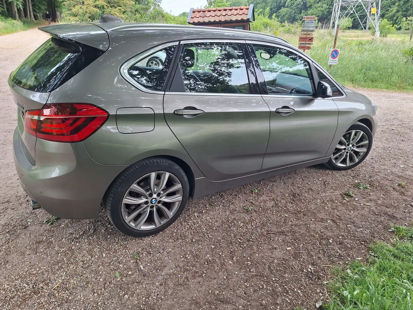 BMW 225 225 Xdrive. Luxury Grijs - 2