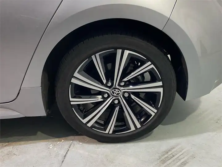 Toyota Auris 2022, foto 16