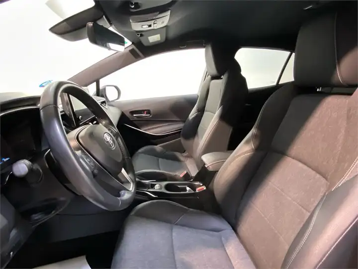 Toyota Auris 2022, foto 12
