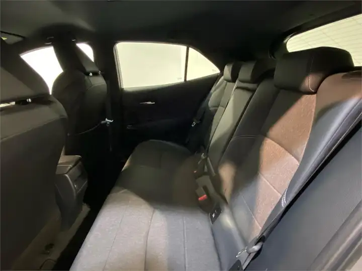 Toyota Auris 2022, foto 11
