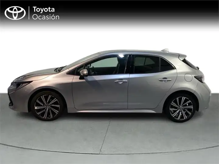 Toyota Auris 2022, foto 3