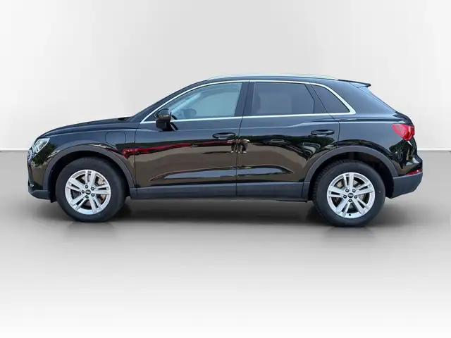 Audi Q3 view 10