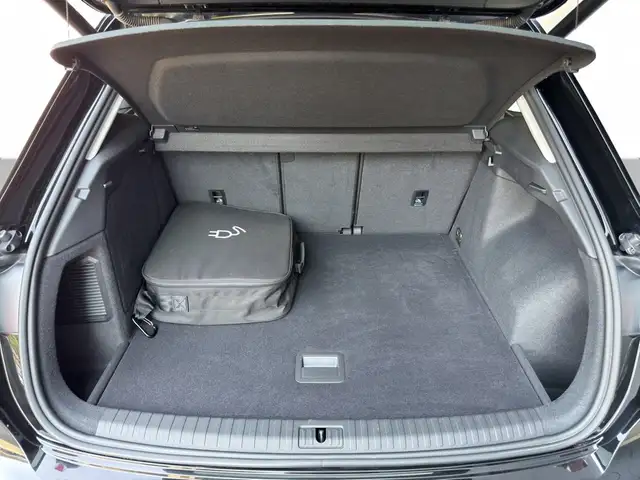 Audi Q3 view 11